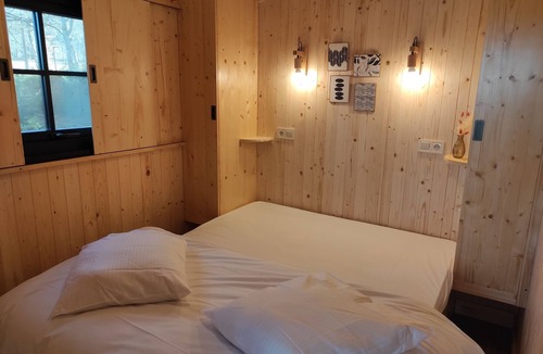 Flayat Ski Chalet | Cabanes Lacustra à L'etang de la Ramade