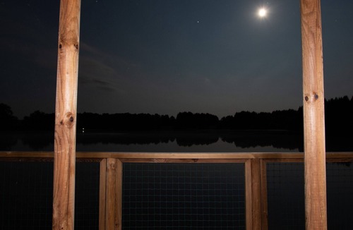 Flayat House | Cabin on the water with panoramic view on the lake