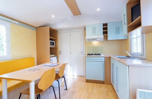 Bouzic House | "Calvi" Mobile Home: Dordogne Vacation, Shared Pool & Mini-Farm near Sarlat