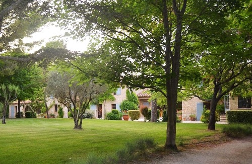 Aix-en-Provence Cottage | Campagne Chastel - gite in charming property with swimming pool