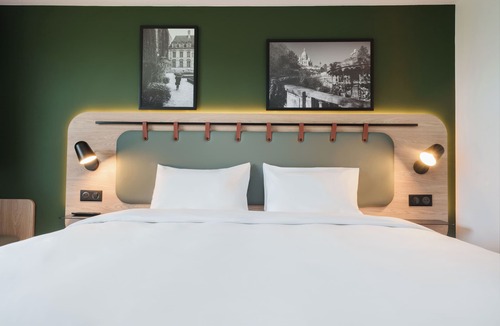 Pessac Hotel | Campanile NATURE - Bordeaux Sud Pessac