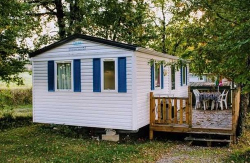 Verteillac House | Camping 3 étoiles - Piscine - eeefaf