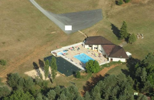 Pezuls House | Camping 3 étoiles - Piscine - ccb0dig