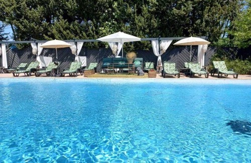 Paluds de Noves Ski Chalet | Camping 4 étoiles - Piscine - eehfac