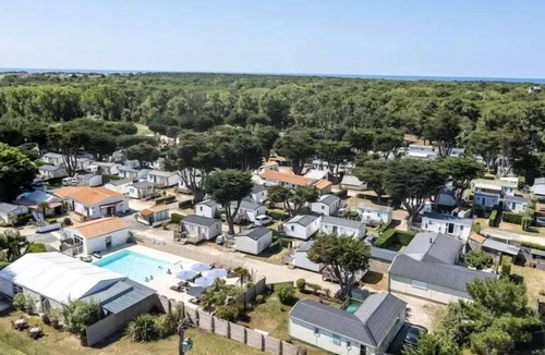 Ars-en-Re House | Camping Romanée Le Campiotel des Dunes * - COMFORT Lodge - 2 bedrooms - without bathrooms 4 people