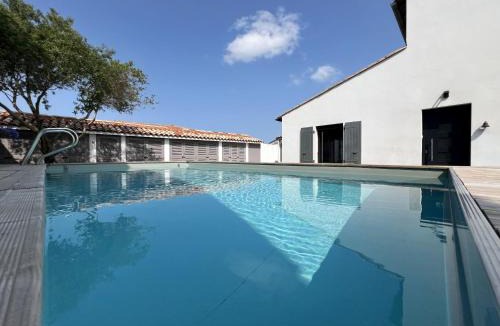 Saint-Martin-de-Re House | CAP O SUD grande maison avec Piscine à St Martin de Ré