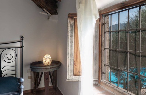 Carmignano House | Capezzana di Sopra: a Tuscan Farmhouse with 6 bedrooms and Pool