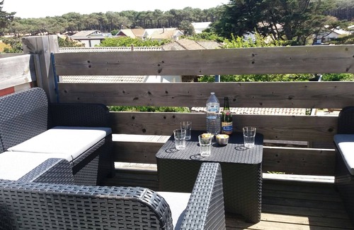 Carcans Plage Apartment | Carcans Plage Apt with view of dunes ideal for beach and restaurants