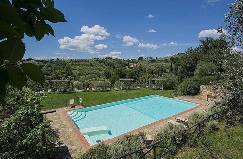 Grassina House | Casa Bonannia A: A cheerful one-story apartment in the characteristic style of the Tuscan countryside.