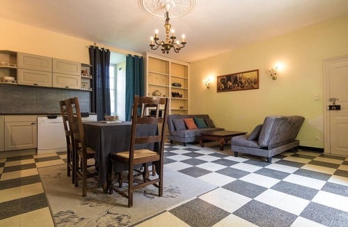 Chalais Apartment | Castle Apartment in Chaleix by Forest
