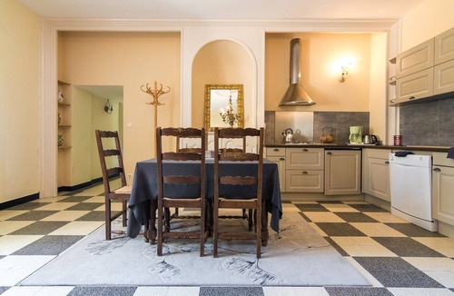 Chalais Apartment | Castle Apartment in Chaleix by Forest