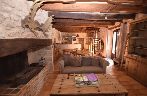 Bon-Encontre Cottage | Castle in Bon-Encontre with Pool & Garden