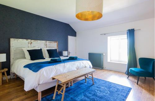 Morton House | CENTER PARCS à 5min - Idéal Familles & Groupes - 3 parkings - Piscine - Jardin clos - Au calme - Châteaux de la Loire