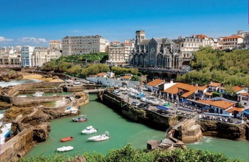 Biarritz Apartment | Central Studio with Pool Access and Sea View in Biarritz