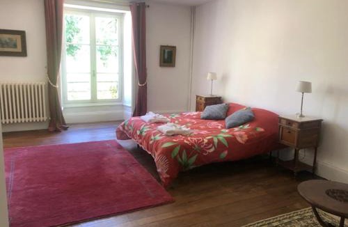 Celle-Levescault Bed & Breakfast | Château de La Grange