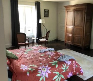 Celle-Levescault Bed & Breakfast | Château de La Grange