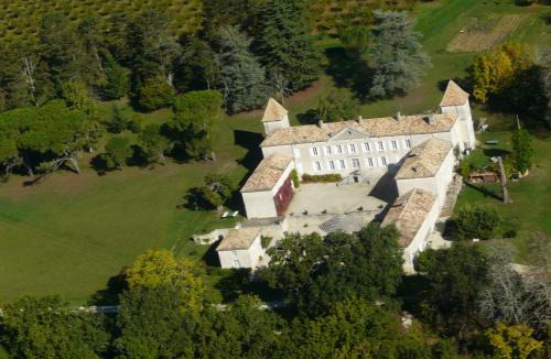 Sembas Bed & Breakfast | Château de Lacenne