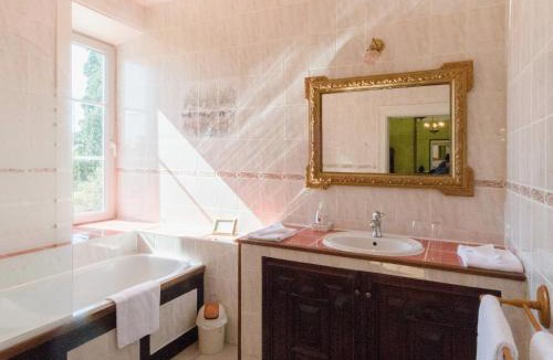 Bonnac-la-Cote Bed & Breakfast | Château de Saint-Antoine