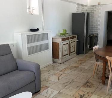 Saint-Seurin-de-Prats Bed & Breakfast | Château Destinée