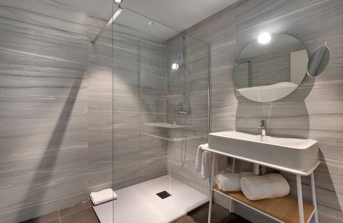 Arveyres Hotel | Château FAGE