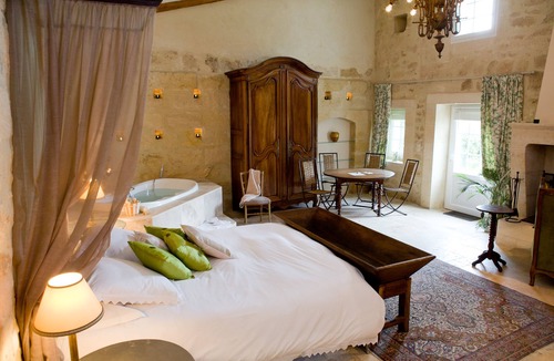 Lussac Bed & Breakfast | Château Latour Segur Suites & Spa