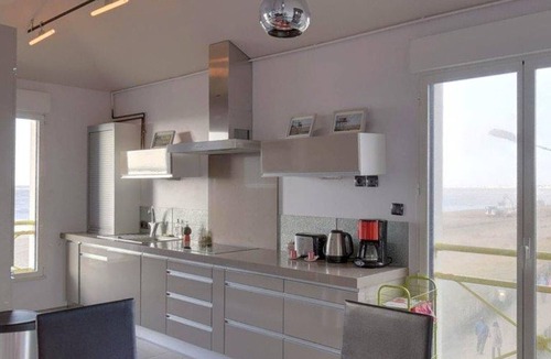 Port District Apartment | Châtelaillon-Plage: 4-room apartment, 6 people, terrace, WIFI