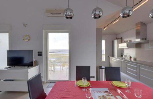 Port District Apartment | Châtelaillon-Plage: Appartement 4 pièces, 6 pers, terrasse, WIFI - FR-1-706-11