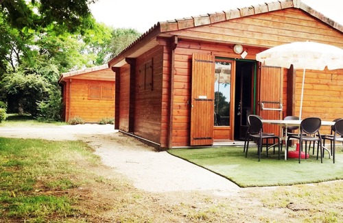Vouneuil-sur-Vienne Ski Chalet | Chalet 20 minutes from Futuroscope