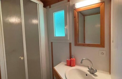Serilhac Ski Chalet | Chalet au bord de l'étang