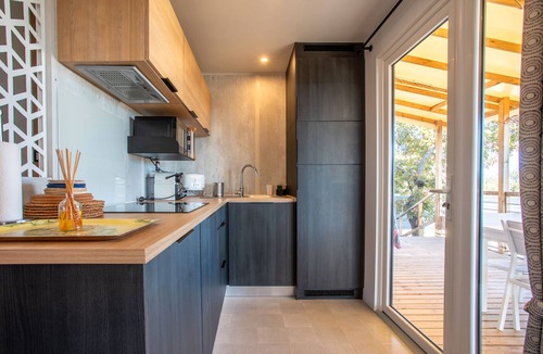 La Rouviere House | Chalet 'Chic' with Mountain View, Shared Pool and Air Conditioning