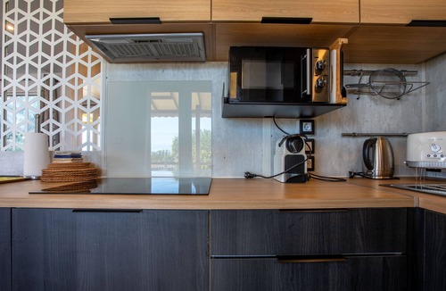 La Rouviere House | Chalet 'Chic' with Mountain View, Shared Pool and Air Conditioning