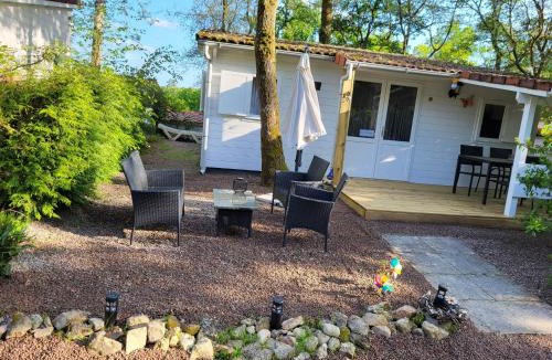 Champs-Romain Ski Chalet | Chalet-dordogne B10 camping Château Le Verdoyer - Champs Romain, Dordogne