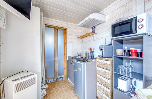 Vertheuil House | Chalet "in Medoc 3" with Private Garden & Wi-Fi