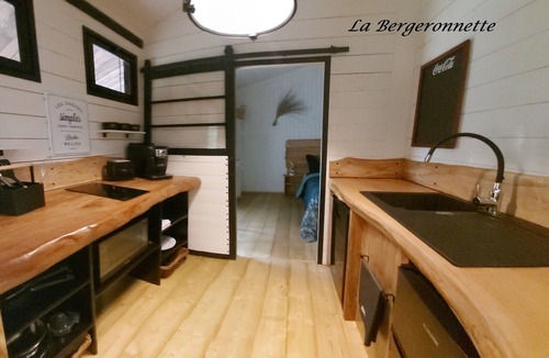 Queyrac House | Chalet 'La Bergeronnette' with Shared Pool, Private Terrace and Shared Garden