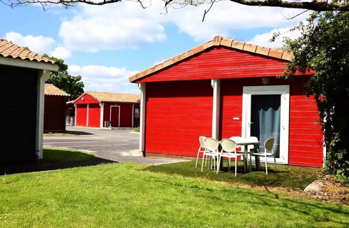 Vouneuil-sur-Vienne Ski Chalet | Chalet PMR von 3 Schlafzimmern 1 Badezimmer 6 Personen