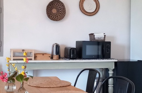 Saint-Just-le-Martel Bed & Breakfast | Chambre D'hôtes Indépendante à la Campagne