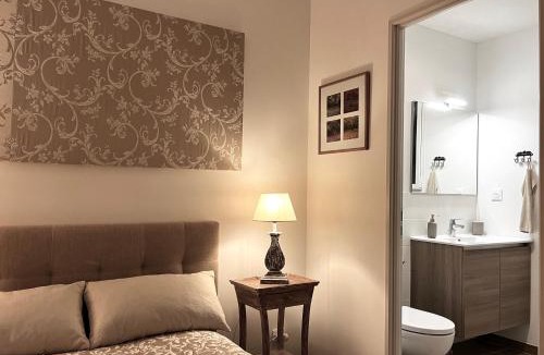 La Roque-d'Antheron Bed & Breakfast | Chambre d'hôtes du Val Fleuri