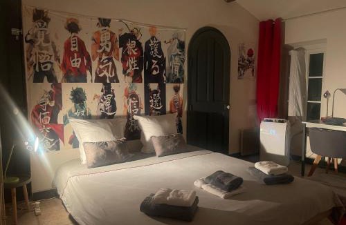 La Valette-du-Var House | Chambre d'Hôtes Kyoto et SdB privée dans une Bastide du XVIIe Siècle