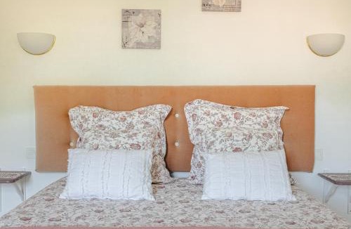 Genouille Bed & Breakfast | Chambre d'hote Rubis