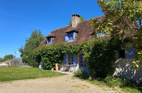 Blis-et-Born House | Chambre Cosy Avec Poêle, Salle de Bains et Kitchenette