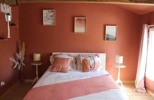 La Brousse House | Chambre terracotta à la campagne