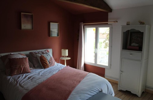La Brousse House | Chambre terracotta à la campagne