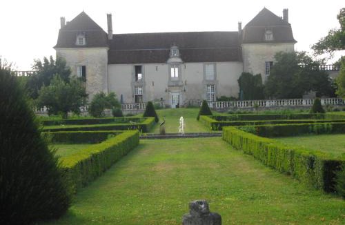 Champagne-et-Fontaine House | Chambres d'Hôtes et Gîtes du Château de Clauzuroux