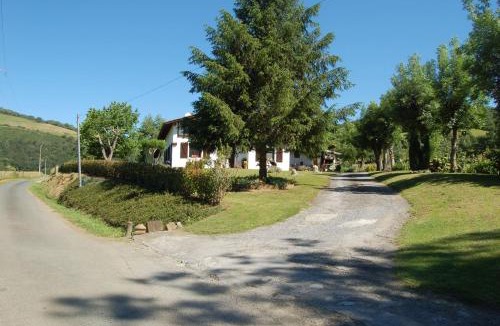 Saint-Jean-le-Vieux Bed & Breakfast | Chambres d'hôtes Esponde Marie-Jeanne