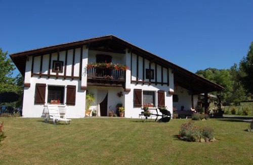 Saint-Jean-le-Vieux Bed & Breakfast | Chambres d'hôtes Esponde Marie-Jeanne