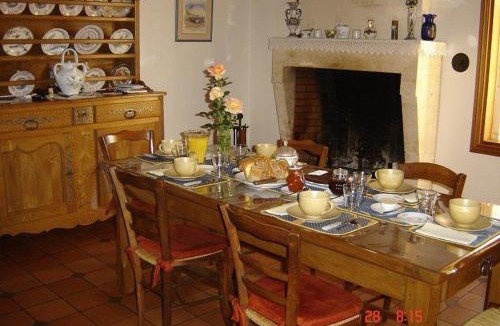 Saint-Porchaire Bed & Breakfast | Chambres d'Hôtes Domaine Le Fragnaud