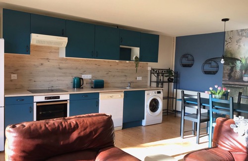 Saint-Simon-de-Pellouaille House | Charentaise Avec Piscine à 25 Minutes des Plages