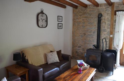 Piegut-Pluviers House | Character 2 bed cottage within walking distance of bar/restaurants