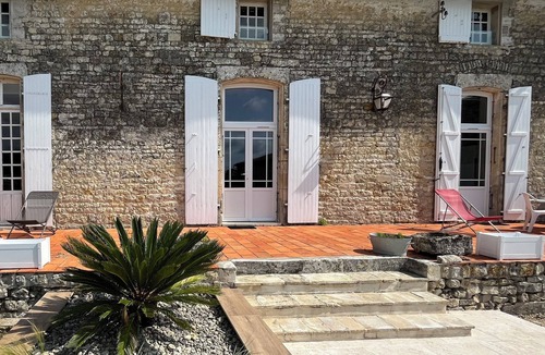 Duil-sur-le-Mignon House | Character house with swimming pool 40 min from La Rochelle
