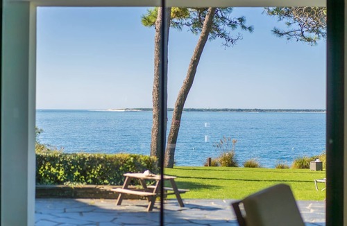 Pyla-sur-Mer Villa | Charm and authenticity for this exceptional villa - Private access to the Bassin